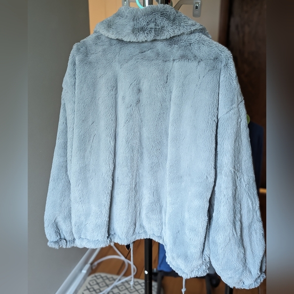 Lucky Brand Grey Faux Fur Jacket - Picture 5 of 6